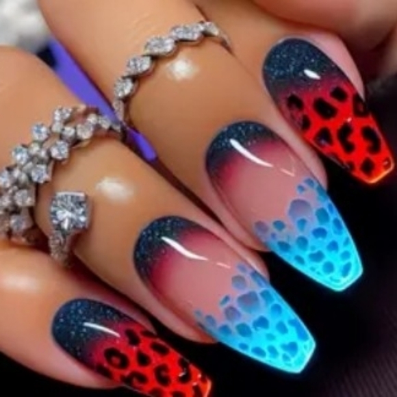 Other - *LIMITED EDITION* Cute PRESS-ON NAILS